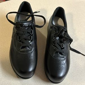 SAS Genuine Black Leather  Woman’s Free Time Walking Shoes Size 8S